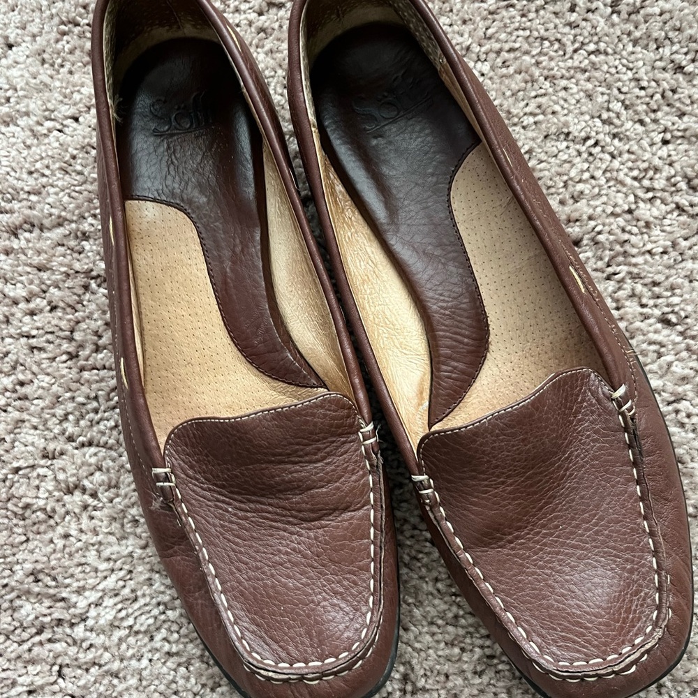 sofft  Tan Leather Slip-Ons size 11   beautiful leather